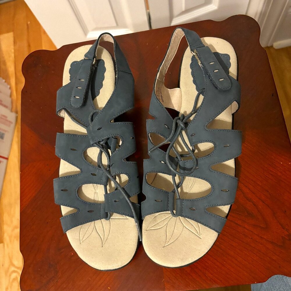 New Propet Navy  Lace up Sandal